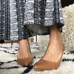 BCBGeneration nude heels size 6 NEW!